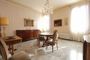 City Apartments Corner Canal View Venedig